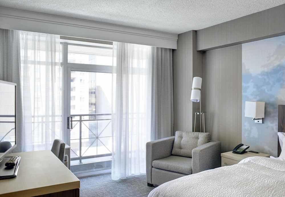 Courtyard By Marriott Toronto Downtown Hotel Buitenkant foto