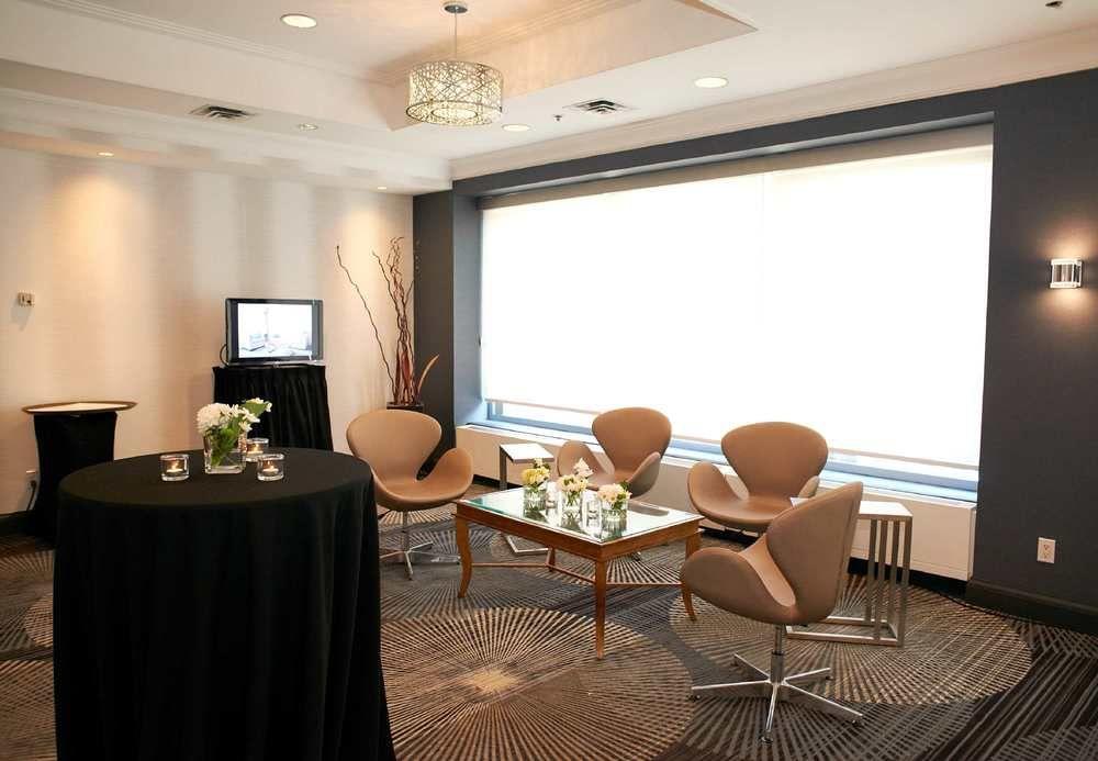 Courtyard By Marriott Toronto Downtown Hotel Buitenkant foto