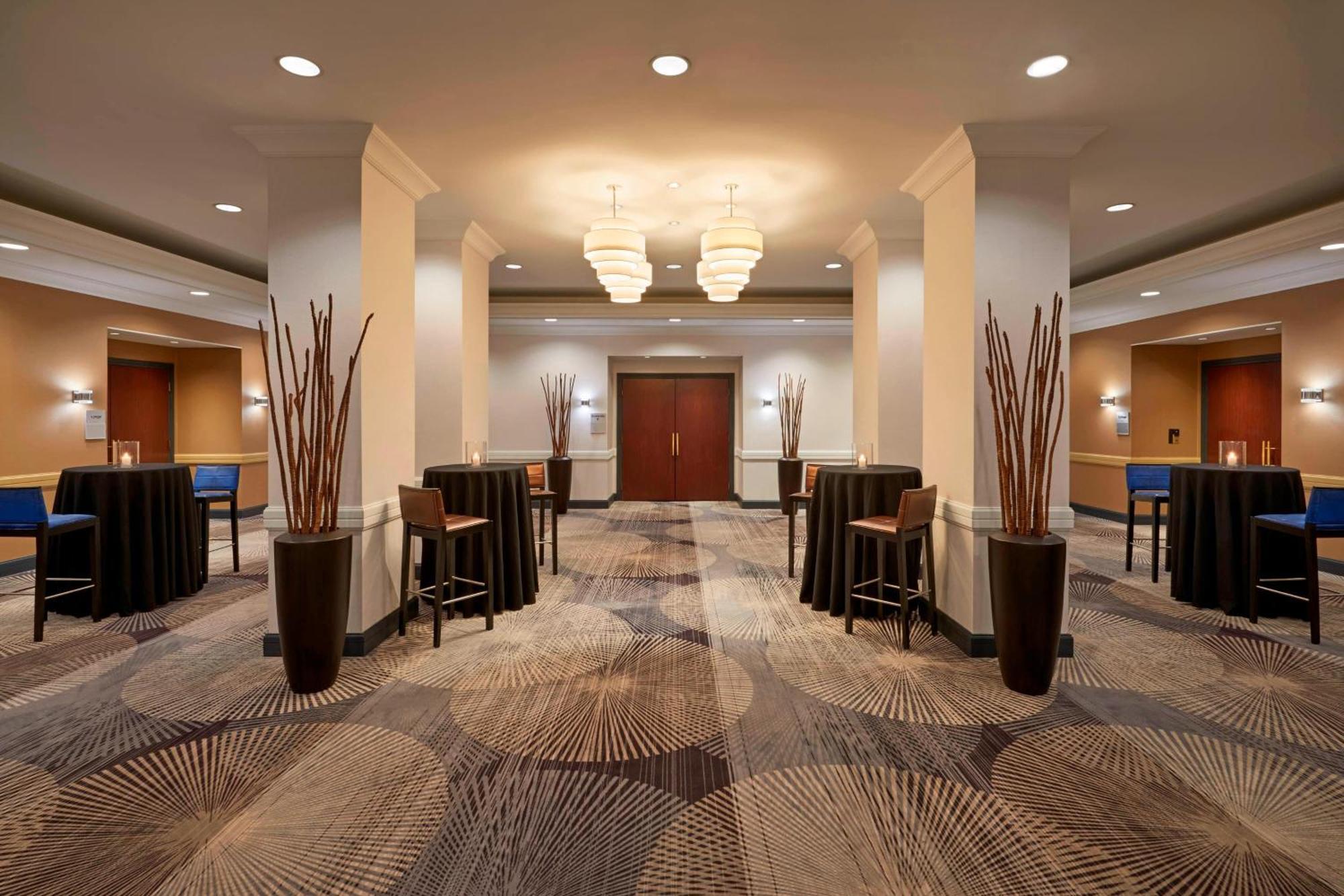 Courtyard By Marriott Toronto Downtown Hotel Buitenkant foto