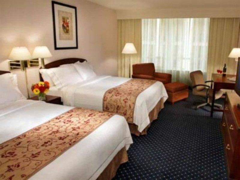 Courtyard By Marriott Toronto Downtown Hotel Buitenkant foto